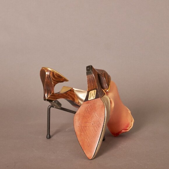 1960s Gold Cutout Floating Wood Carved Heels Shoes - Picture 6 of 13